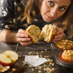 Fini le beurre dans mes gâteaux : je le remplace par un ingrédient du placard pour des muffins avoine-pomme bien moelleux
